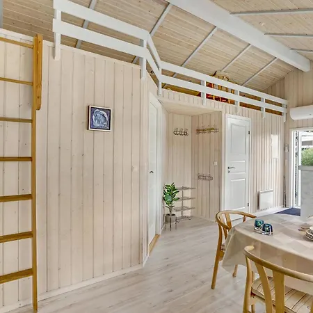 Semesterbostad Three-bedroom In *