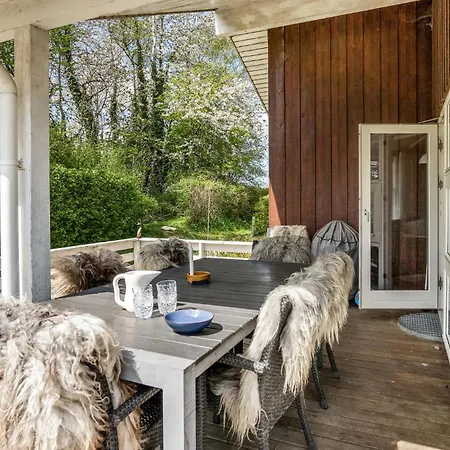 3 Bedroom In Holiday home