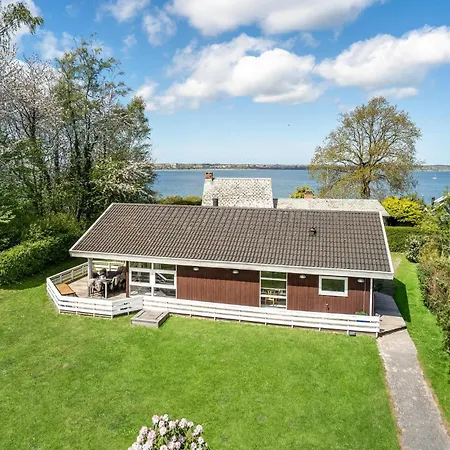 Three-bedroom In Semesterbostad Middelfart
